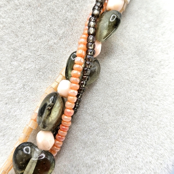 VINTAGE Genuine Shell Pendant Glass Bead Twisted Strands Necklace Ocean Beach - Picture 3 of 7